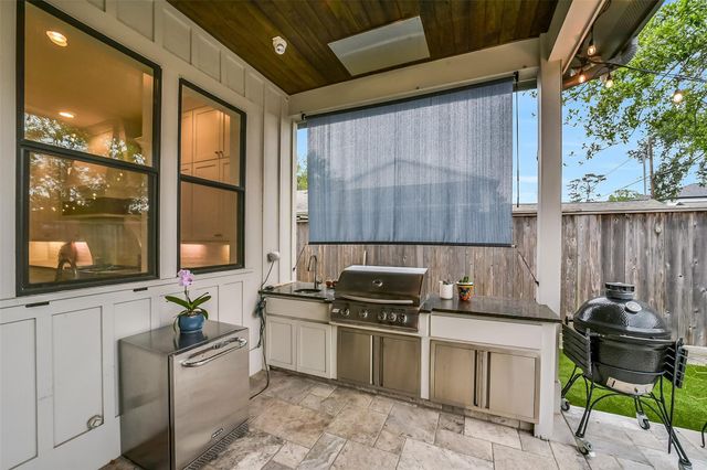 1216 Chantilly Lane, Houston, TX 77018