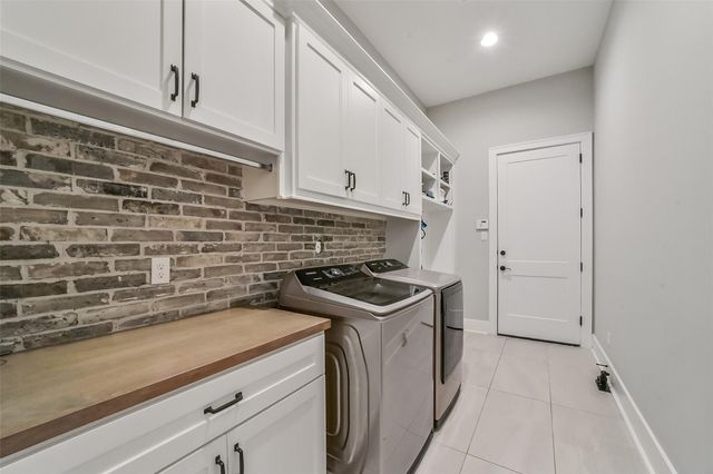1216 Chantilly Lane, Houston, TX 77018