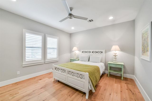 1216 Chantilly Lane, Houston, TX 77018