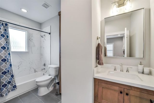 1216 Chantilly Lane, Houston, TX 77018