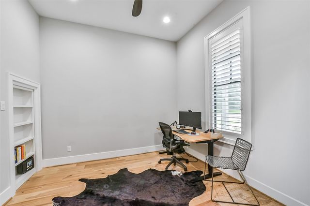 1216 Chantilly Lane, Houston, TX 77018