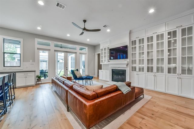 1216 Chantilly Lane, Houston, TX 77018