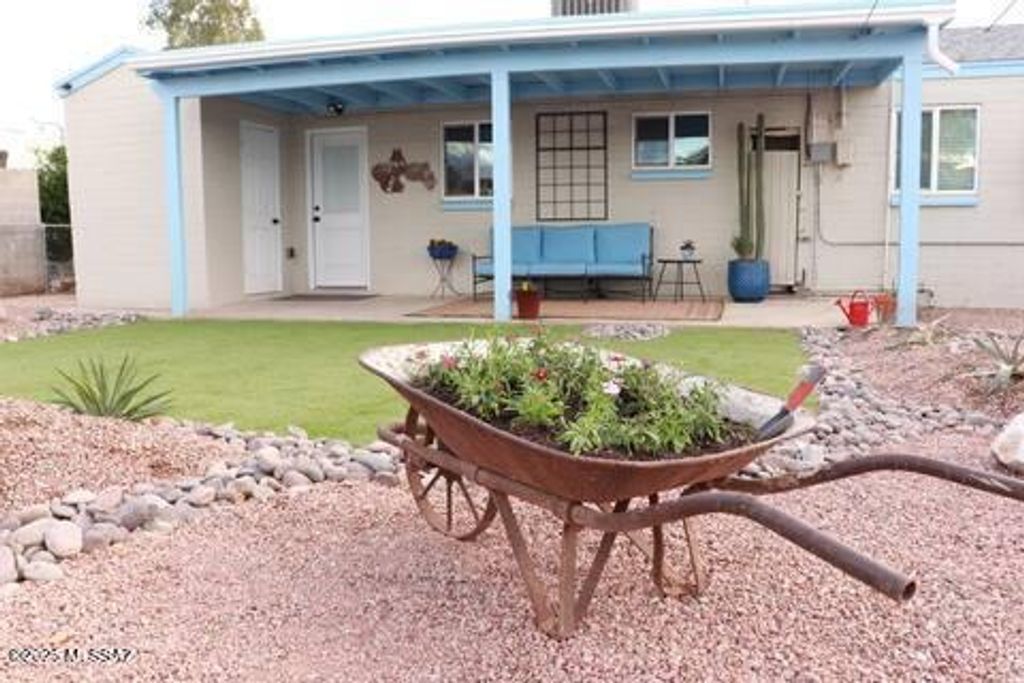 4547 E 14th Street, Tucson, AZ 85711