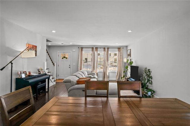 165 Graystone Street, Warwick, RI 02886