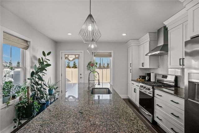 165 Graystone Street, Warwick, RI 02886