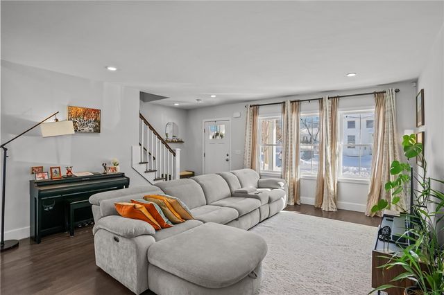 165 Graystone Street, Warwick, RI 02886