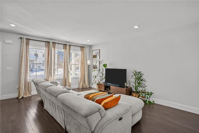 165 Graystone Street, Warwick, RI 02886