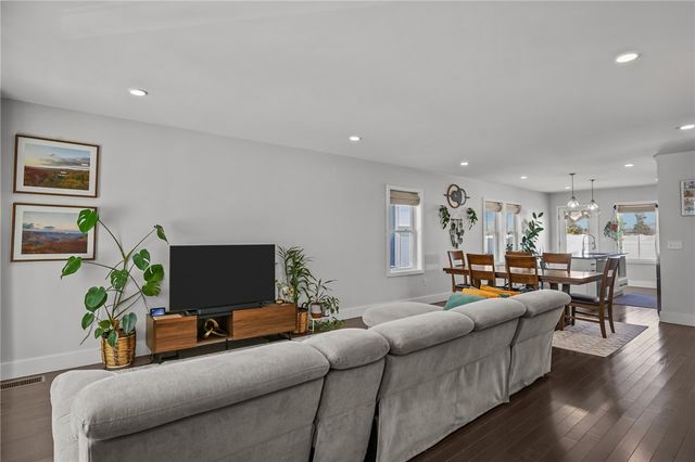 165 Graystone Street, Warwick, RI 02886