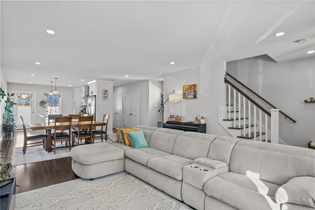 165 Graystone Street, Warwick, RI 02886