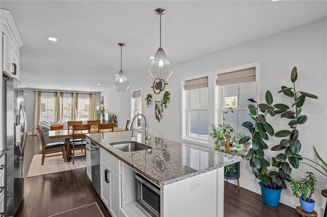 165 Graystone Street, Warwick, RI 02886