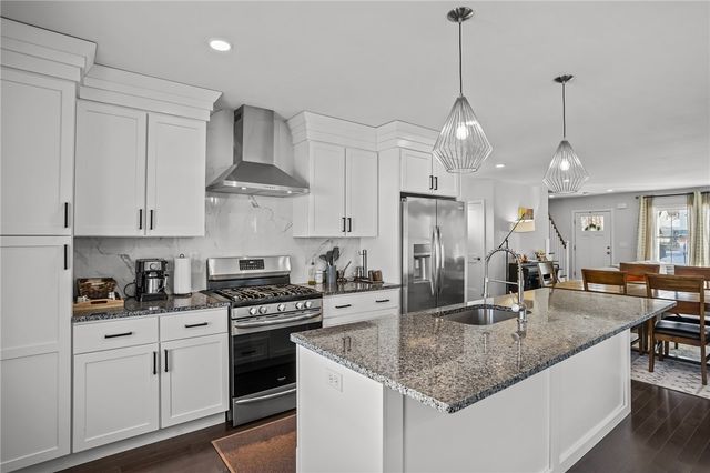 165 Graystone Street, Warwick, RI 02886