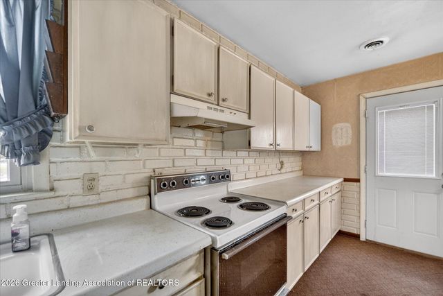 5129 Wexford Road, Lansing, MI 48911