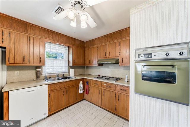 1400 E KELLER RD, Pottstown, PA 19465