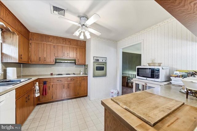 1400 E KELLER RD, Pottstown, PA 19465