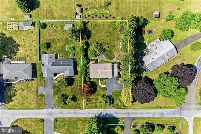 1400 E KELLER RD, Pottstown, PA 19465