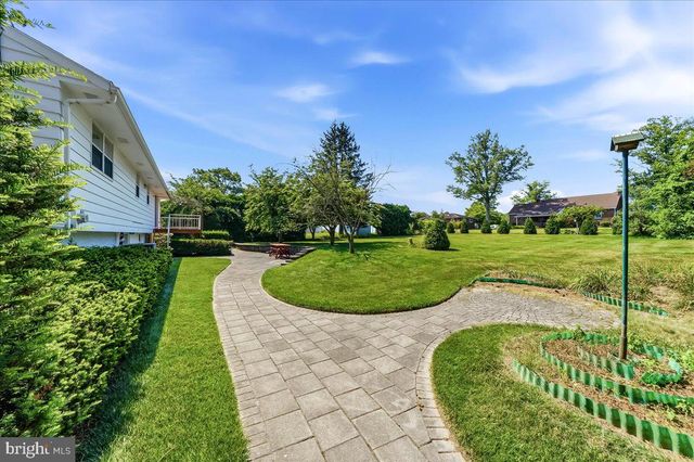 1400 E KELLER RD, Pottstown, PA 19465