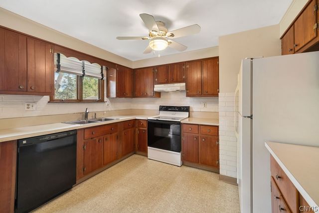 308 Washburn Drive, Dewitt, NY 13057