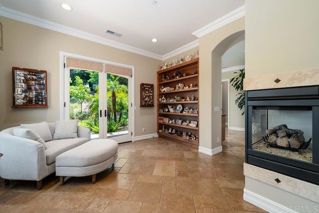 14106 Summit Crest, Escondido, CA 92025