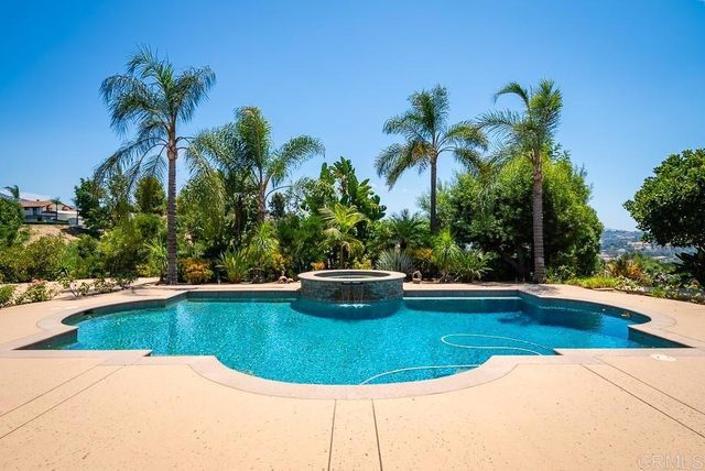 14106 Summit Crest, Escondido, CA 92025