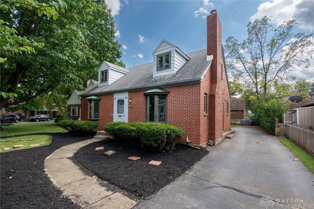 406 Spirea Drive, Oakwood, OH 45419