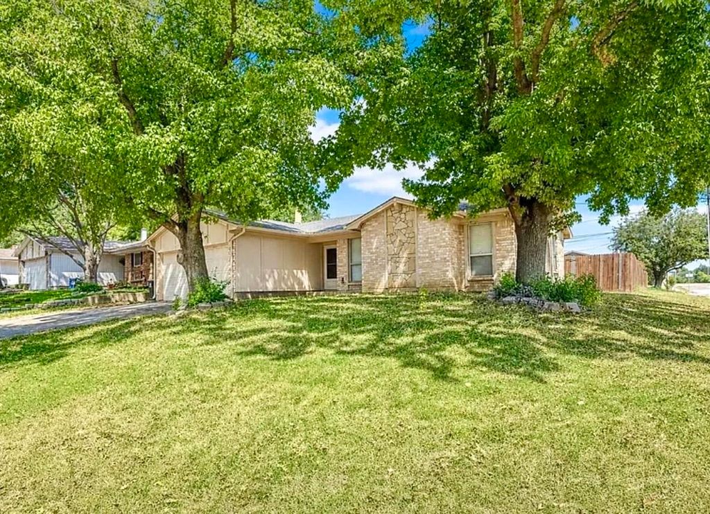 915 Lemontree Drive, Arlington, TX 76017 — exterior