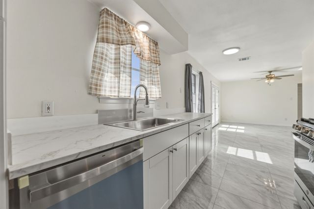 4944 Saucer Drive, Haltom City, TX 76117