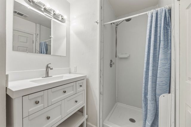 4944 Saucer Drive, Haltom City, TX 76117