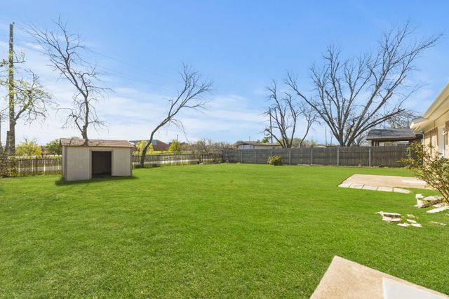 4944 Saucer Drive, Haltom City, TX 76117