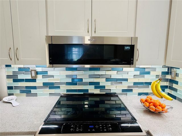20120 NE 3rd Court 7, Miami, FL 33179
