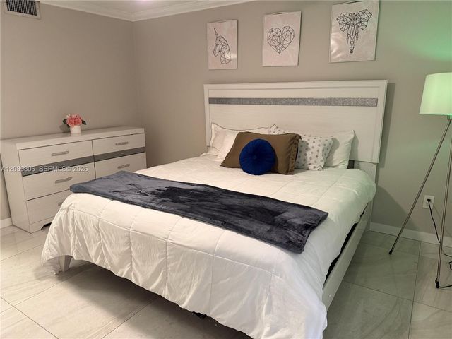 20120 NE 3rd Court 7, Miami, FL 33179