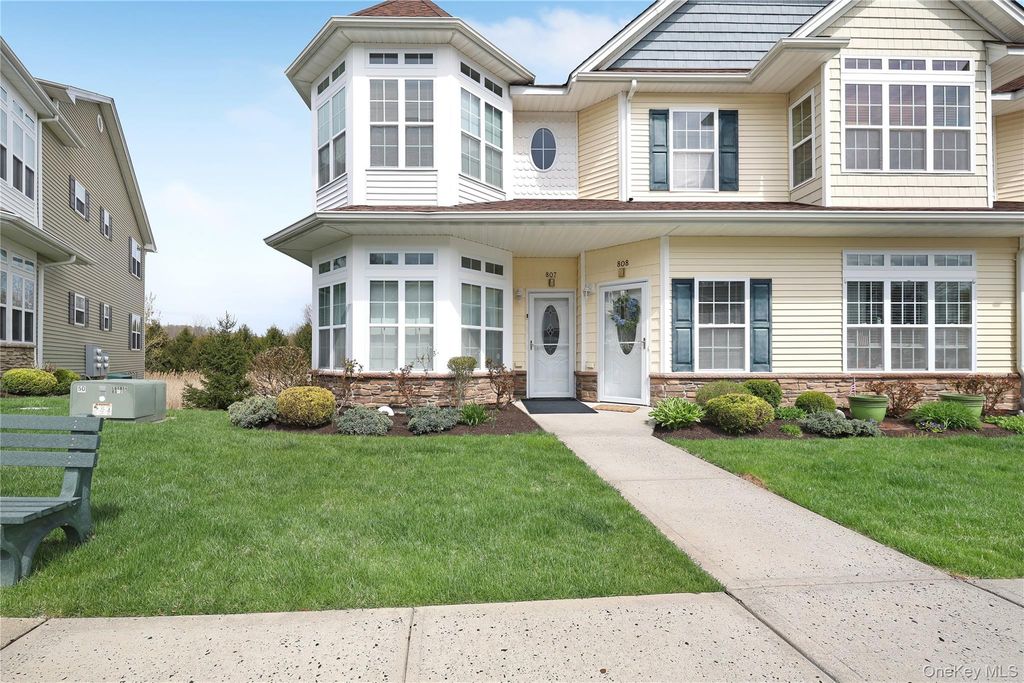 807 Egrets Landing, Carmel, NY 10512