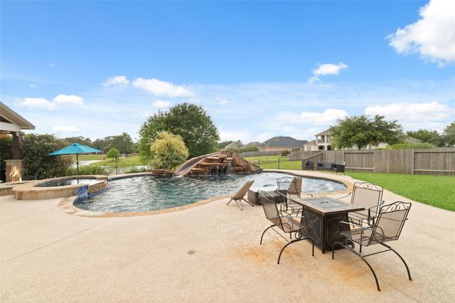 25126 Waterstone Estates Circle E, Tomball, TX 77375