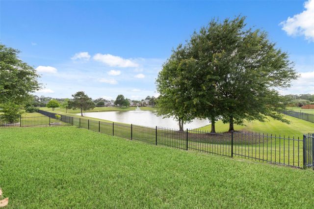 25126 Waterstone Estates Circle E, Tomball, TX 77375
