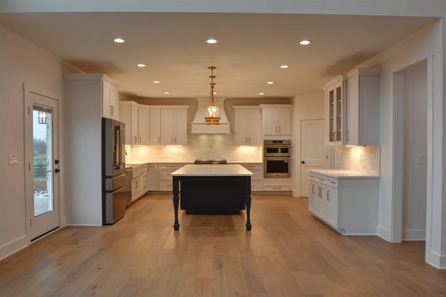 518 Polo Run Lane, Versailles, KY 40383