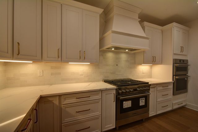 518 Polo Run Lane, Versailles, KY 40383