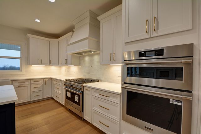 518 Polo Run Lane, Versailles, KY 40383