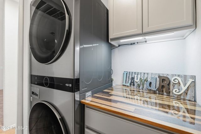 11032 N Divot Drive, Oro Valley, AZ 85737