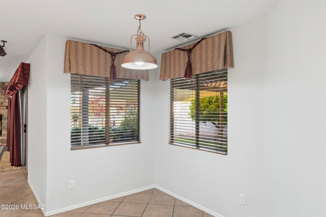 11032 N Divot Drive, Oro Valley, AZ 85737