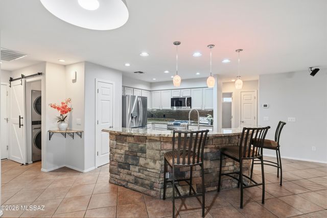 11032 N Divot Drive, Oro Valley, AZ 85737