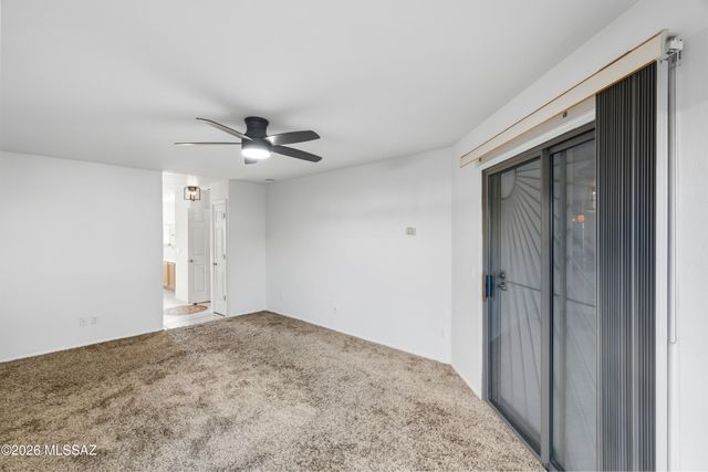 11032 N Divot Drive, Oro Valley, AZ 85737