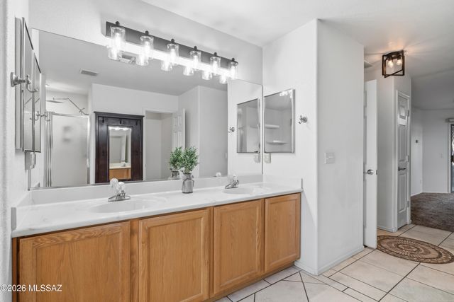 11032 N Divot Drive, Oro Valley, AZ 85737