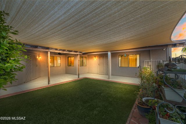 11032 N Divot Drive, Oro Valley, AZ 85737