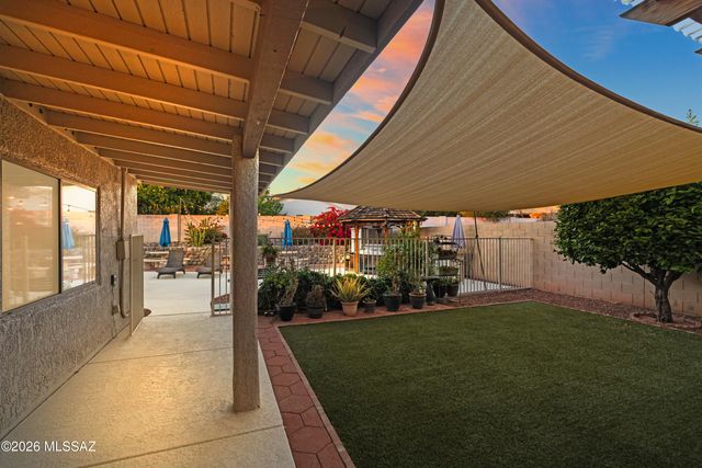 11032 N Divot Drive, Oro Valley, AZ 85737