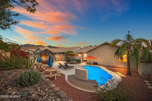 11032 N Divot Drive, Oro Valley, AZ 85737