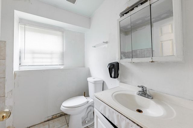 98 W 154th Street, Harvey, IL 60426