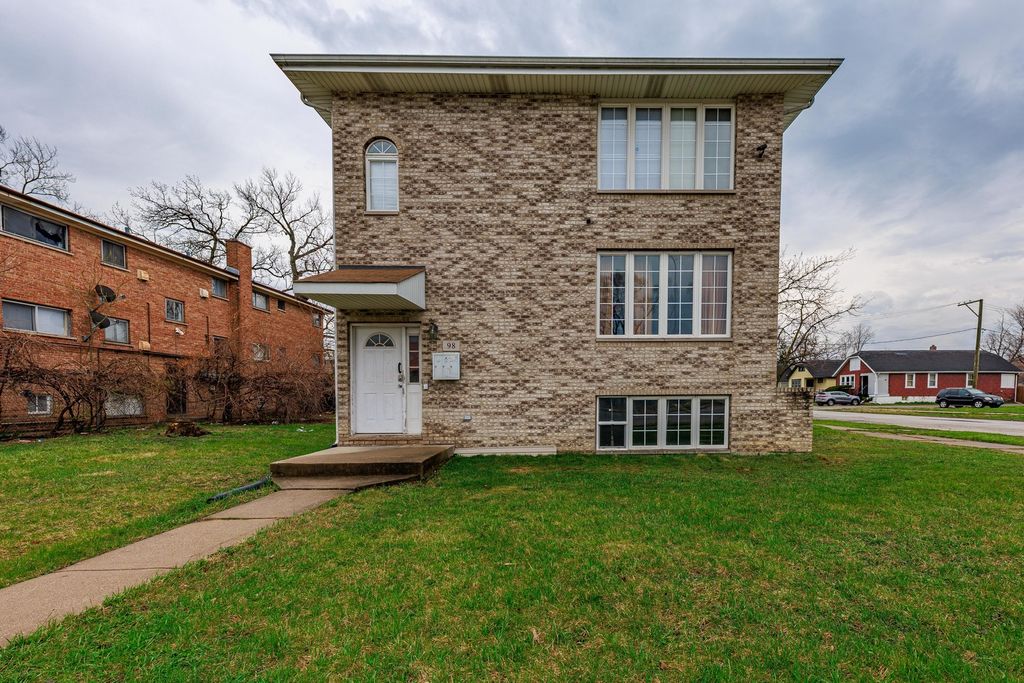 98 W 154th Street, Harvey, IL 60426