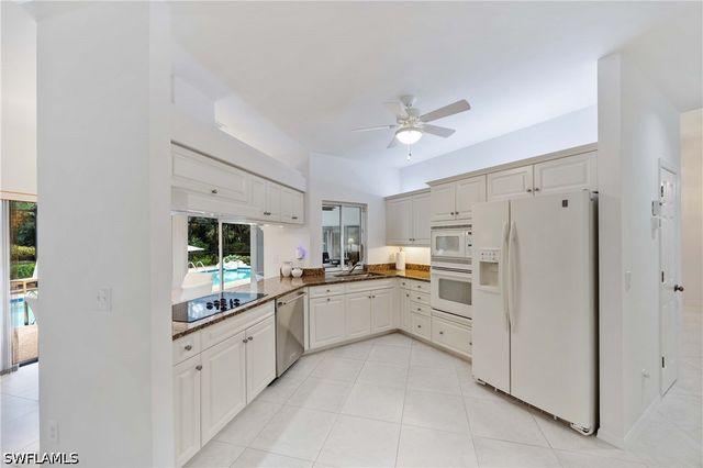 816 Turkey Oak LN, Naples, FL 34108