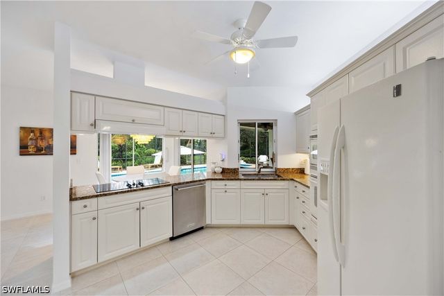 816 Turkey Oak LN, Naples, FL 34108