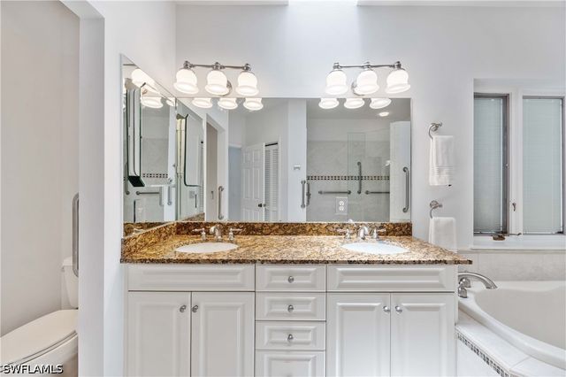 816 Turkey Oak LN, Naples, FL 34108