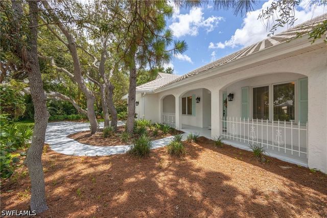 816 Turkey Oak LN, Naples, FL 34108